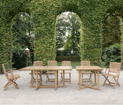 Rechteckiger Tisch aus Teakholz Rechteckiger Tisch aus Teakholz