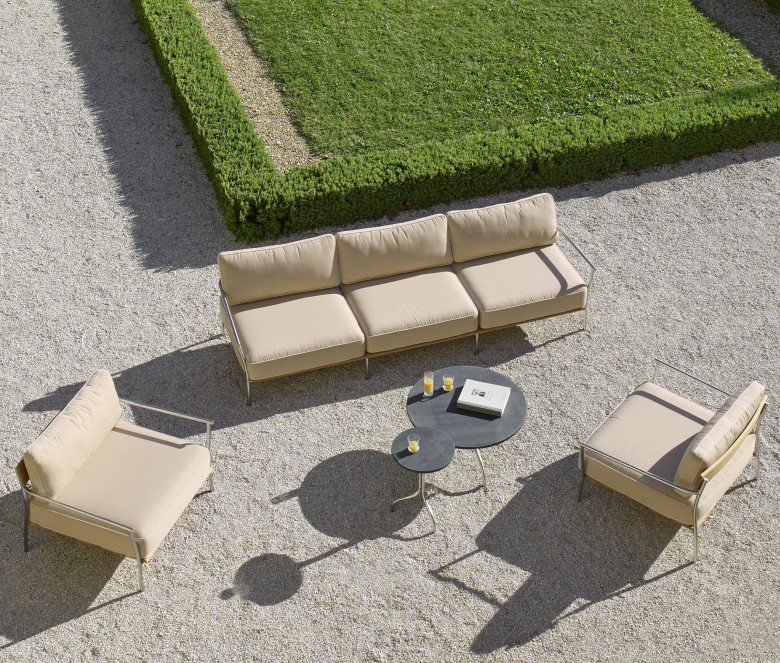 Fauteuil bas empilable en teck et inox poli