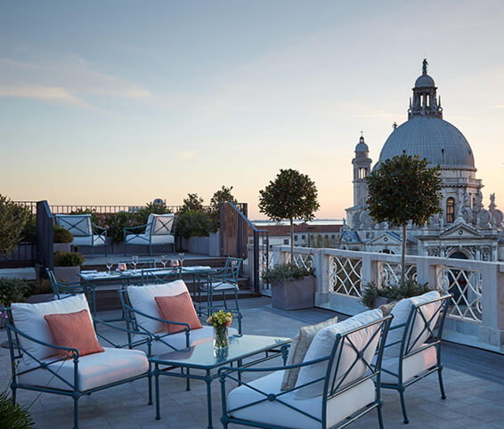 Hôtel St Régis, Marriott International