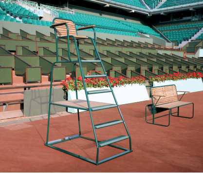 Umpire's chair