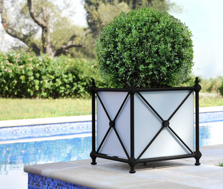 Aluminum planter - BLACK