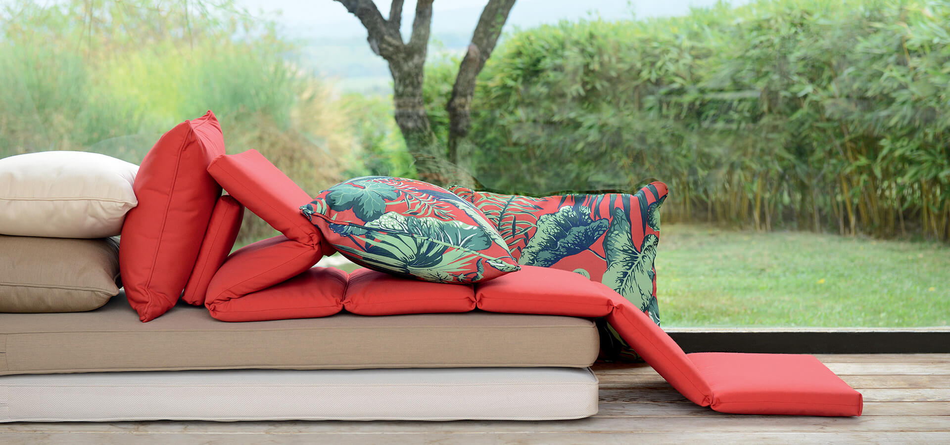 How to maintain your outdoor cushions