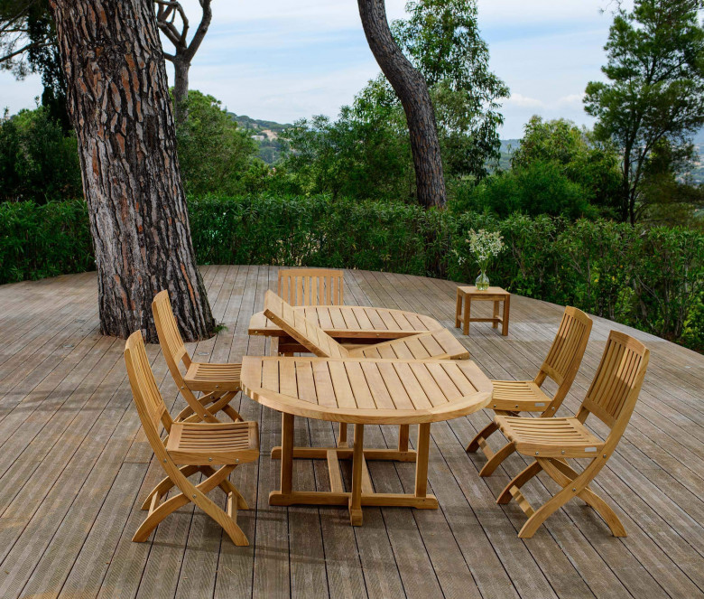 Teak extendable oval table