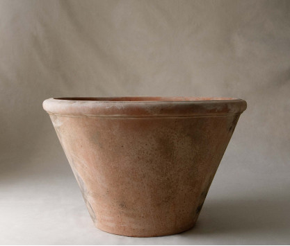 Liscio terracotta pot Liscio terracotta pot