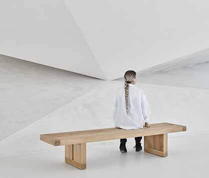 Plateforme 10 : a bench produced by Tectona 