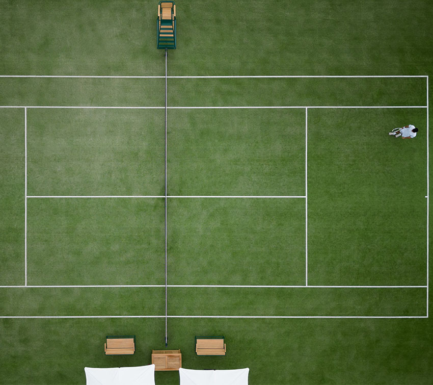 La pista de tenis, desde el lado del diseño