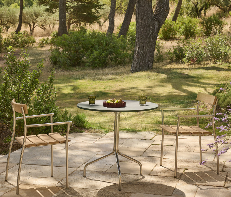 Fauteuil empilable en teck et inox poli