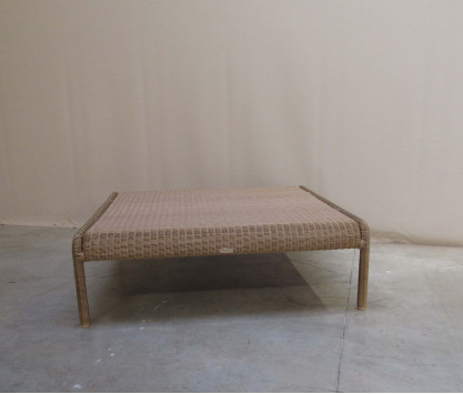 Table basse carrée Shanghai résine tressée - MODELE EXPO