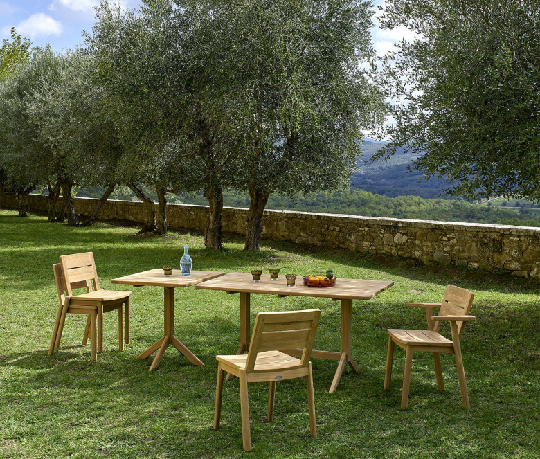 Chaise empilable en teck