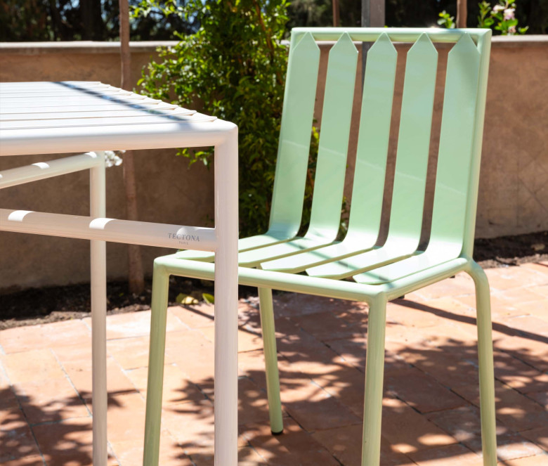 Chaise empilable en inox verte
