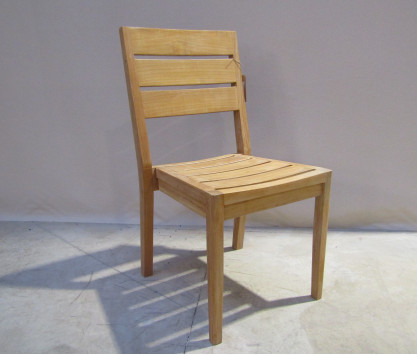Chaise empilable teck massif Exeter - MODELE EXPO