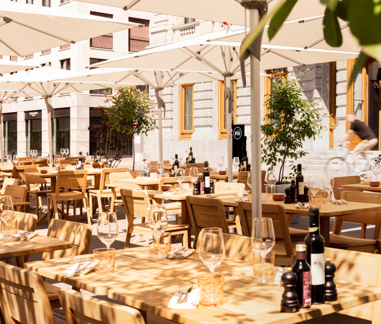 Table carrée en teck 70 x 70 cm