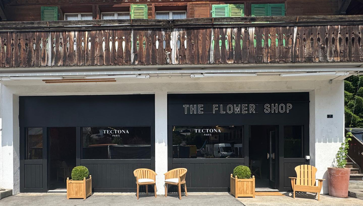 Tectona Gstaad at Flower Shop