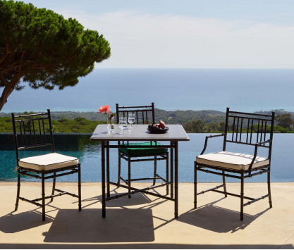 Tavolo quadrato 90 x 90 cm - piano in marmo grigio